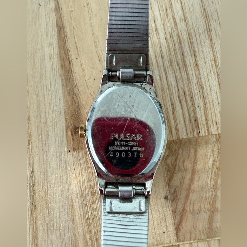 Vintage pulsar ladies oval silver tone watch NEW BATTERY - Picture 6 of 10